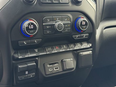 Used 2020 Chevrolet Silverado 3500 LTZ w/ Gooseneck/5TH Wheel Package image 19