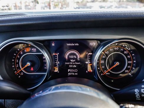 Used 2023 Jeep Wrangler Unlimited Sahara AWD/4WD image 28