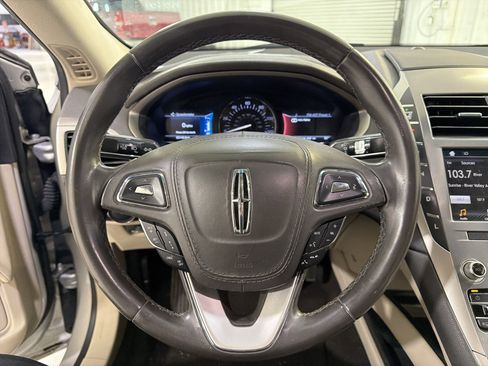 Used 2019 Lincoln MKZ Premiere image 13