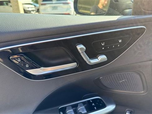 Used 2025 Mercedes-Benz C 300 4MATIC Sedan image 19