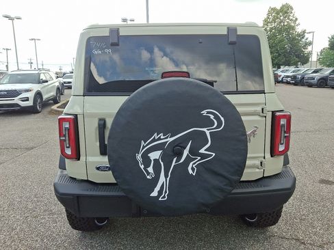 New 2025 Ford Bronco Badlands image 13