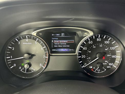 Used 2020 Nissan Pathfinder SL image 17