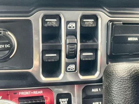 Used 2018 Jeep Wrangler Unlimited Rubicon AWD/4WD image 25