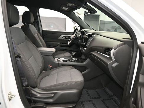 Used 2023 Chevrolet Traverse LT image 44