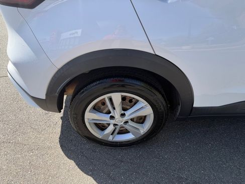 Used 2021 Nissan Kicks S image 23