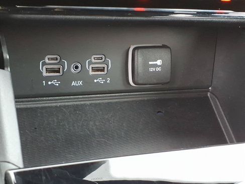 Used 2025 Jeep Grand Cherokee L Altitude AWD/4WD image 32