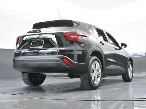 Used 2024 Chevrolet Trax LS image 58