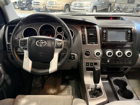 Used 2016 Toyota Sequoia SR5 AWD/4WD image 21
