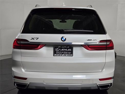 Used 2022 BMW X7 xDrive40i w/ Premium Package image 5