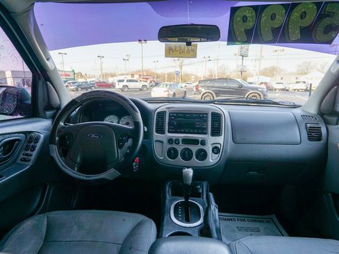 Used 2005 Ford Escape XLT image 13