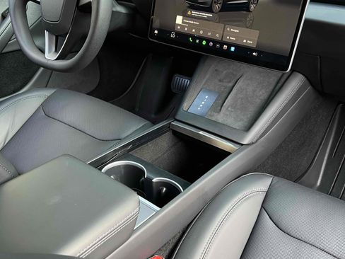 Used 2024 Tesla Model 3 Long Range RWD image 13