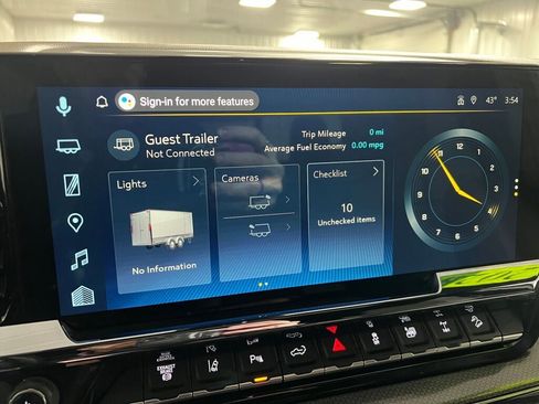 Used 2025 Chevrolet Silverado 2500 ZR2 w/ Technology Package image 11