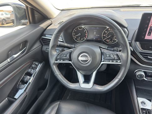 Used 2023 Nissan Altima 2.5 SR w/ SR Premium Package FWD image 13