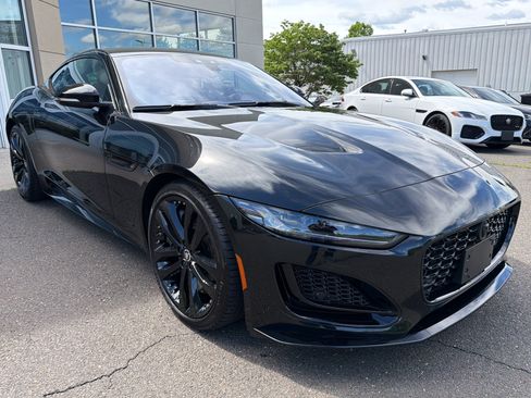 Used 2024 Jaguar F-TYPE Coupe AWD image 2
