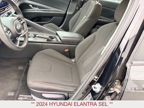 Used 2024 Hyundai Elantra SEL FWD image 15