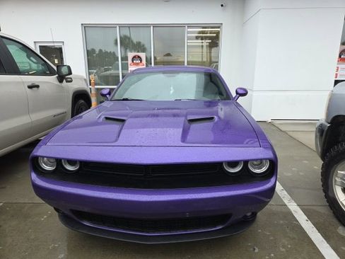 Used 2023 Dodge Challenger SXT w/ Plus Package image 5