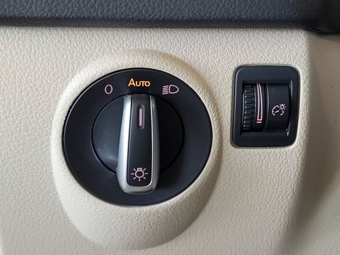 Used 2016 Volkswagen Tiguan S AWD/4WD image 9