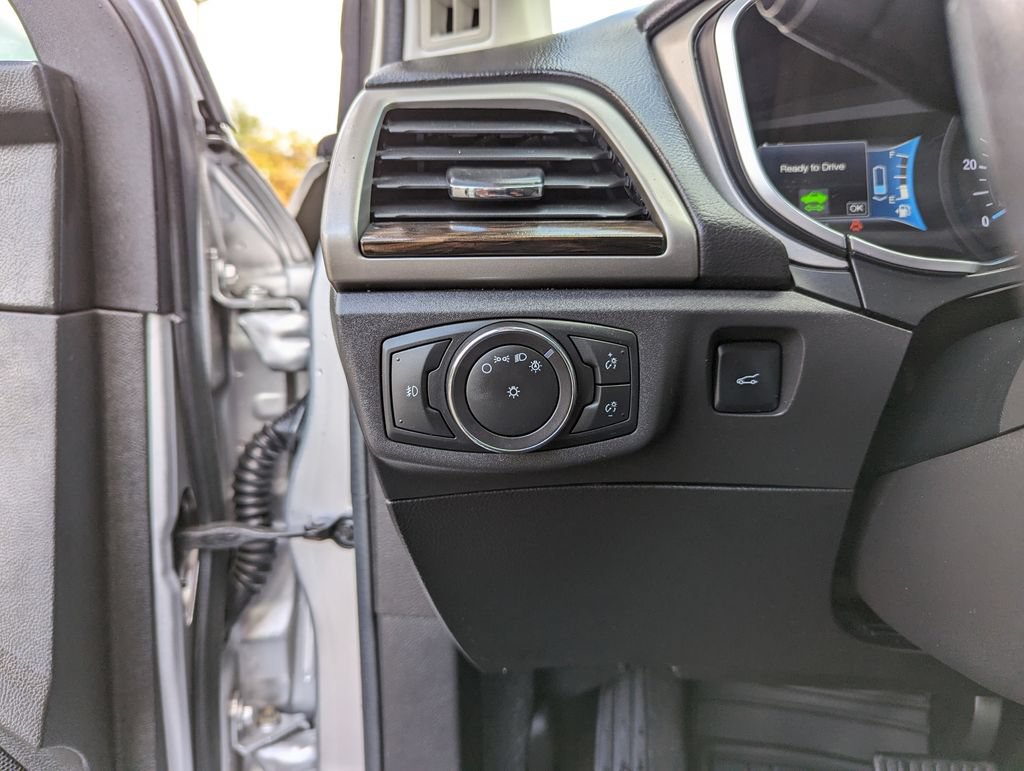 Used 2014 Ford Fusion Energi SE w/ Driver Assist Package FWD image 14