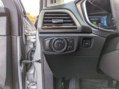 Used 2014 Ford Fusion Energi SE w/ Driver Assist Package FWD image 14