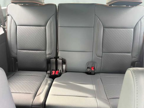 Used 2026 GMC Yukon XL AT4 AWD/4WD image 23