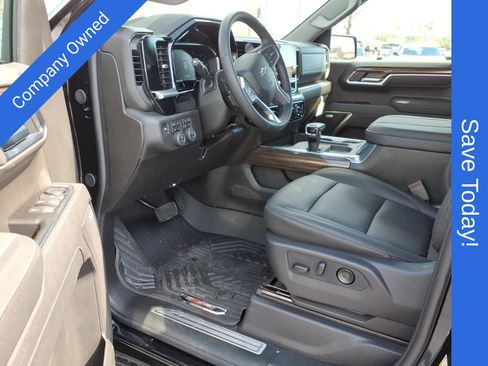 New 2026 Chevrolet Silverado 1500 RST w/ Dark Appearance Package AWD/4WD image 11