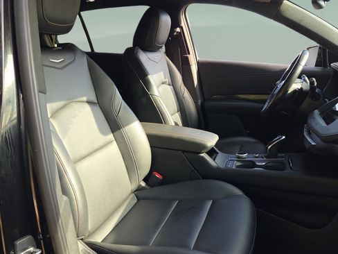 Used 2021 Cadillac XT4 Sport w/ Driver Awareness Package FWD image 19
