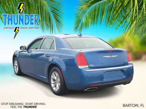 Used 2021 Chrysler 300 Touring RWD image 3