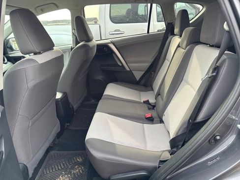 Used 2013 Toyota RAV4 LE image 9
