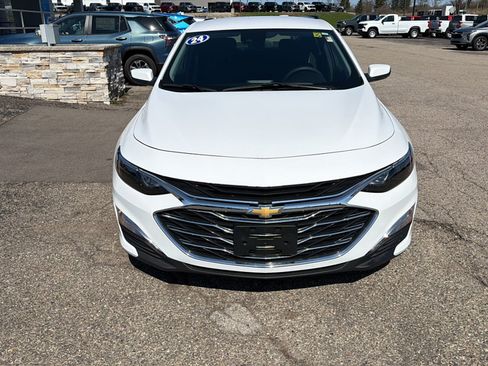 Used 2024 Chevrolet Malibu LS w/ Driver Confidence Package FWD image 2