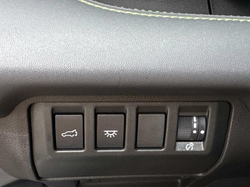 Used 2023 Subaru Ascent Onyx Edition AWD/4WD image 32