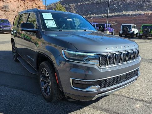 Certified 2023 Jeep Wagoneer Series III w/ Preferred Equipment Group AWD/4WD image 3