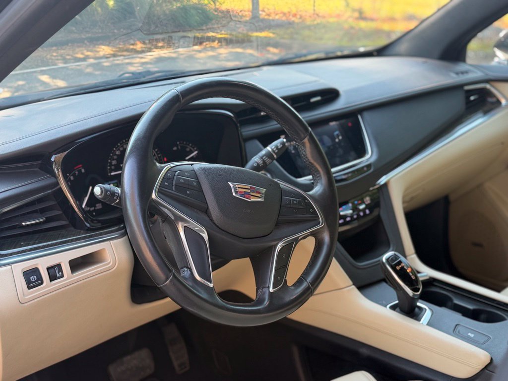 Used 2017 Cadillac XT5 FWD image 11