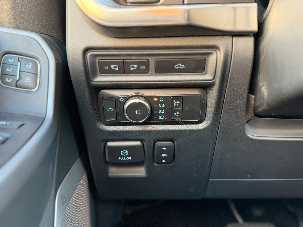 Used 2021 Ford F150 Lariat w/ Equipment Group 502A High AWD/4WD image 6
