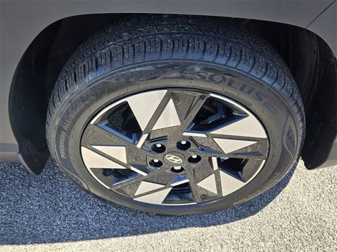 Used 2024 Hyundai Kona SEL w/ Convenience Package image 17