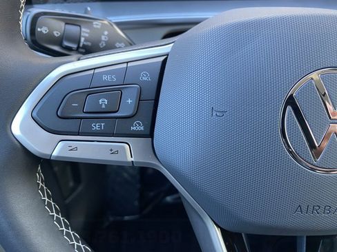 New 2026 Volkswagen Tiguan SE FWD image 6