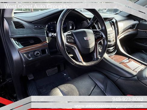 Used 2018 Cadillac Escalade ESV Luxury RWD image 8