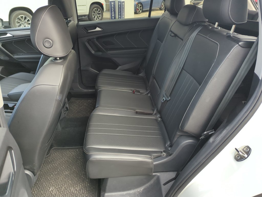Used 2023 Volkswagen Tiguan SE FWD image 28