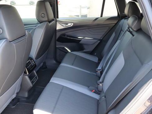 Used 2025 Volkswagen ID.4 Pro S RWD image 6