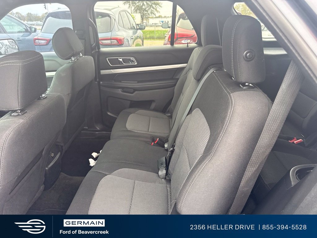 Used 2017 Ford Explorer XLT w/ Equipment Group 201A FWD image 7