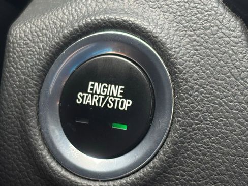 Used 2017 Buick Envision Essence image 18