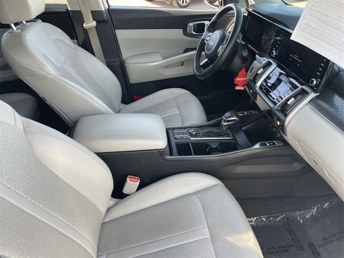 Certified 2022 Kia Sorento S image 11