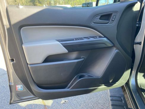 Used 2022 Chevrolet Colorado W/T w/ Custom Special Edition image 19