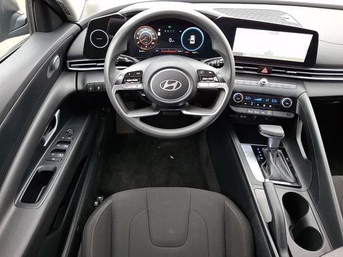 Used 2024 Hyundai Elantra SEL FWD image 13