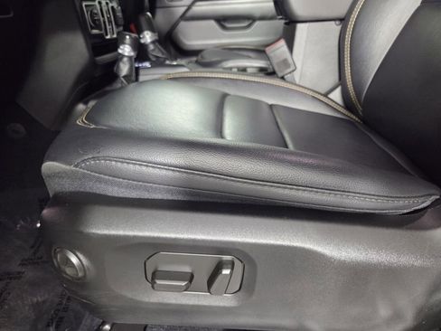 Certified 2025 Jeep Gladiator Sport image 13