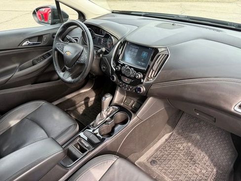 Used 2017 Chevrolet Cruze Premier image 16