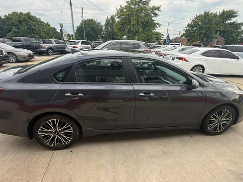 Used 2023 Kia Forte GT-Line w/ GT-Line Premium Package FWD image 7