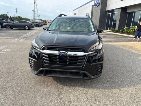 Used 2023 Subaru Ascent Limited AWD/4WD image 5