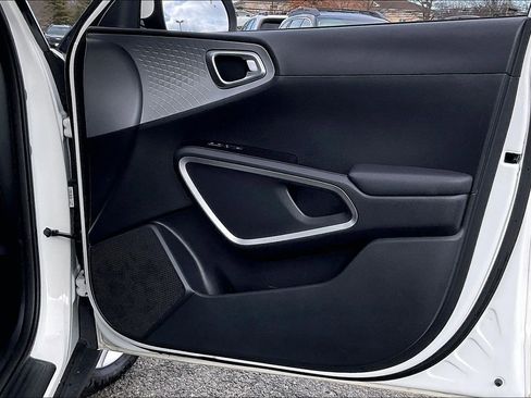 Used 2022 Kia Soul LX w/ Technology Package image 21