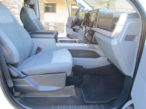 Used 2023 Ford F250 XLT w/ FX4 Off-Road Package image 23