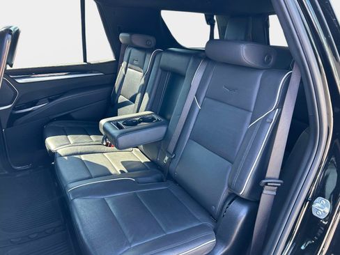 Used 2025 Cadillac Escalade Sport AWD/4WD image 16